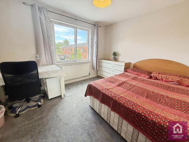 4 bedroom terraced house to rent
