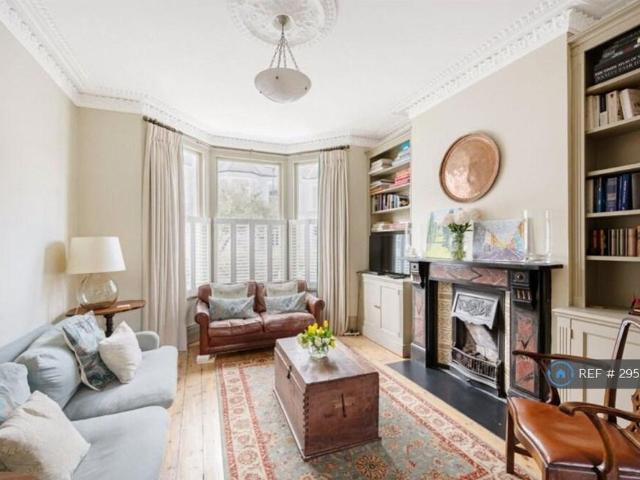 4 bedroom terraced house to rent
