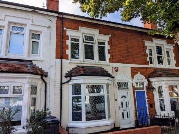 4 bedroom terraced house to rent