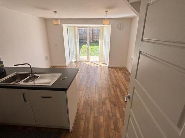 4 bedroom terraced house to rent