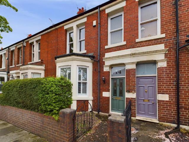 4 bedroom terraced house to rent