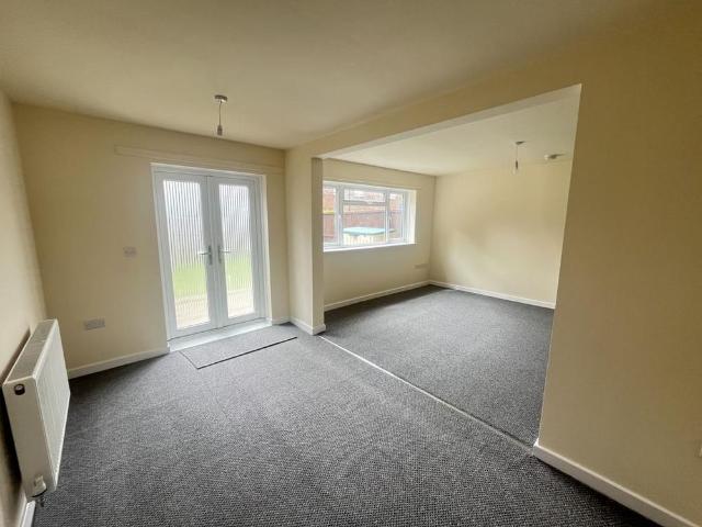 4 bedroom terraced house to rent