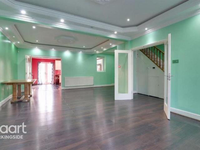 4 bedroom terraced house to rent