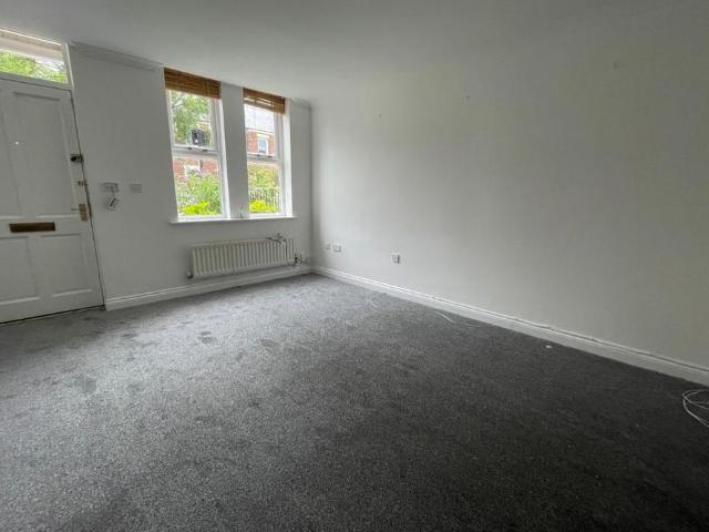4 bedroom terraced house to rent