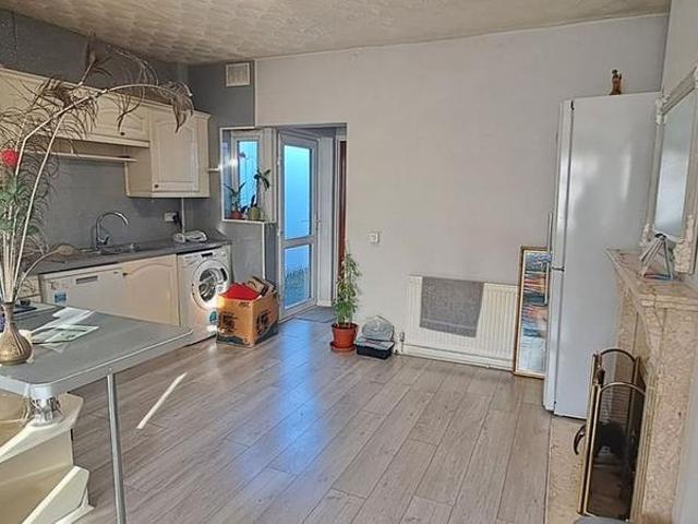 4 bedroom terraced house to rent