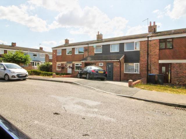 4 bedroom terraced house to rent