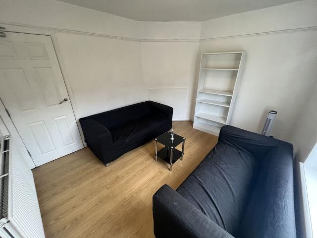 4 bedroom terraced house to rent