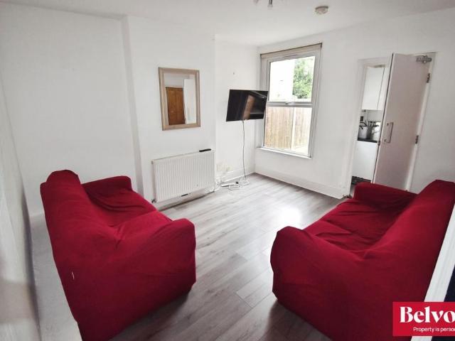4 bedroom terraced house to rent