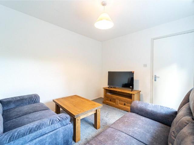 4 bedroom terraced house to rent