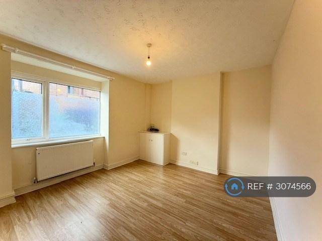 4 bedroom terraced house to rent
