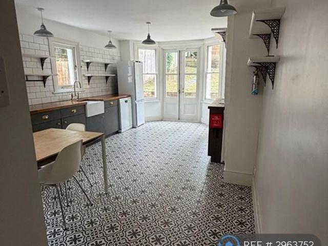 4 bedroom terraced house to rent