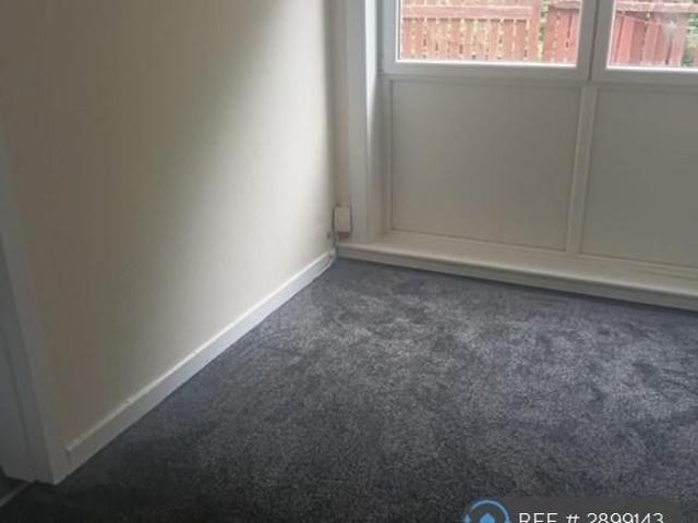 4 bedroom terraced house to rent