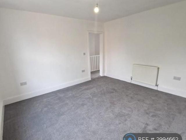 4 bedroom terraced house to rent