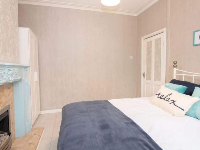 4 bedroom terraced house to rent