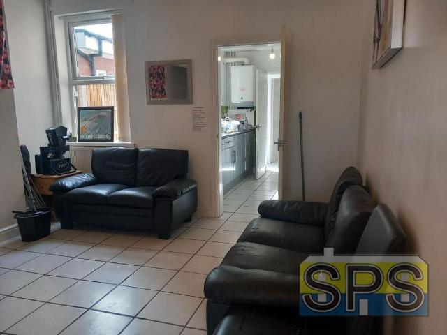 4 bedroom terraced house to rent