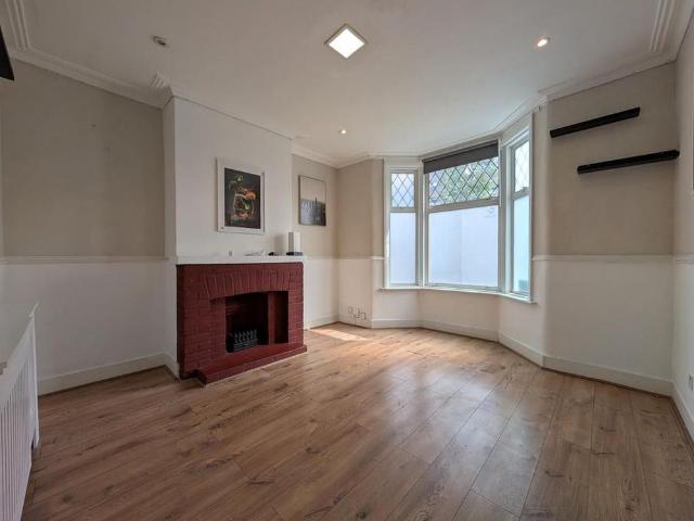 4 bedroom terraced house to rent