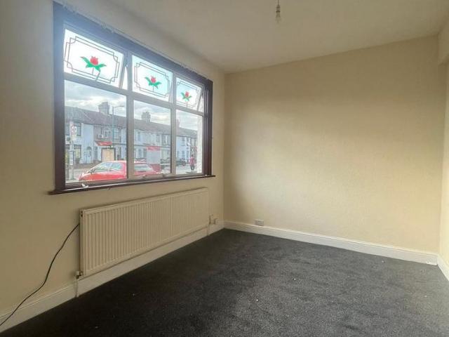 4 bedroom terraced house to rent