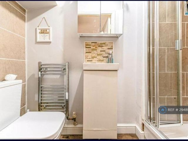 4 bedroom terraced house to rent