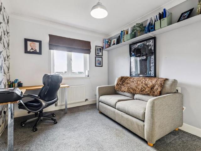 4 bedroom terraced house to rent