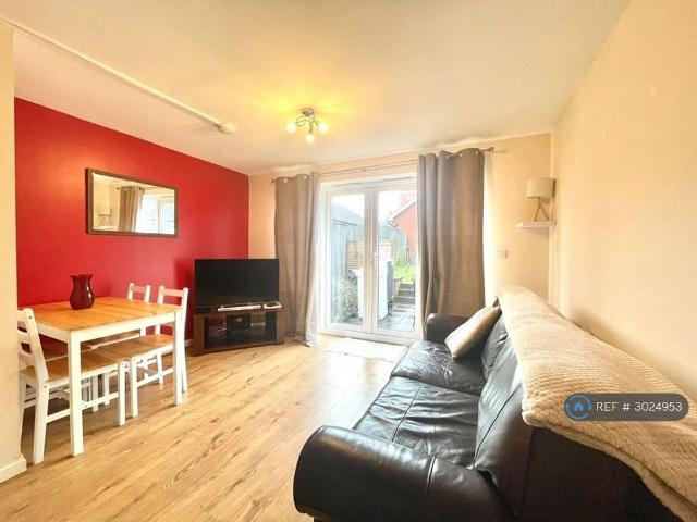 4 bedroom terraced house to rent