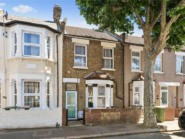 4 bedroom terraced house to rent