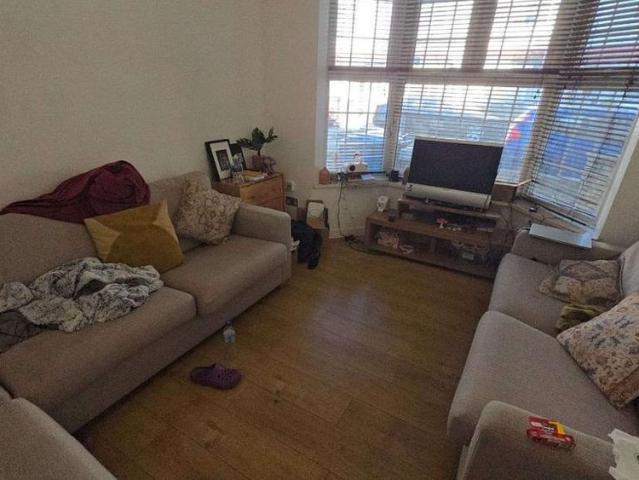 4 bedroom terraced house to rent