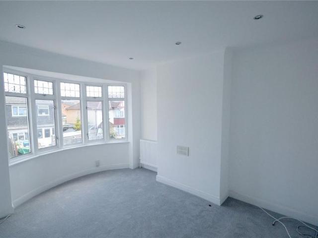 4 bedroom terraced house to rent