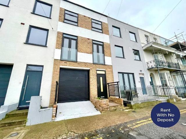 4 bedroom terraced house to rent