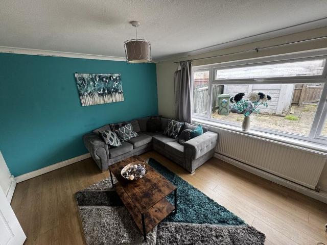 4 bedroom terraced house to rent