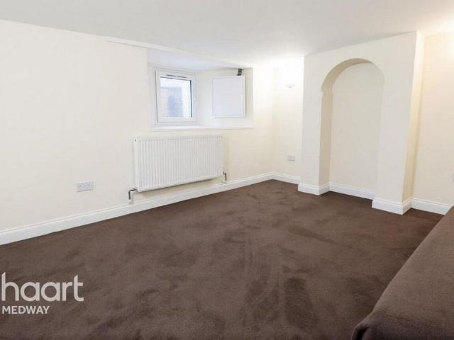 4 bedroom terraced house to rent