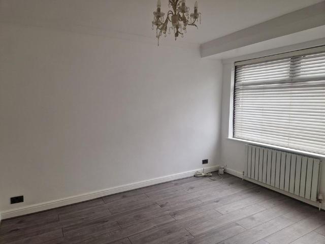 4 bedroom terraced house to rent