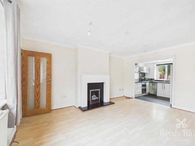4 bedroom terraced house to rent