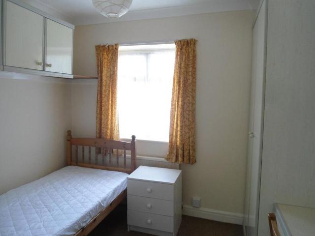 4 bedroom semi detached house to rent