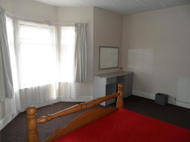 4 bedroom terraced house to rent
