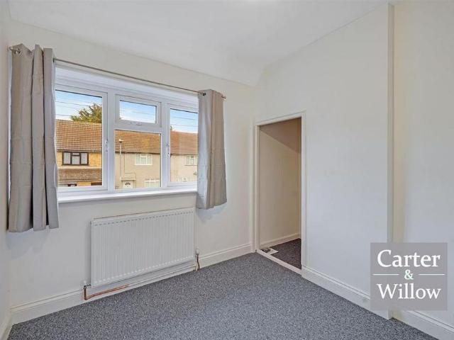 4 bedroom terraced house to rent