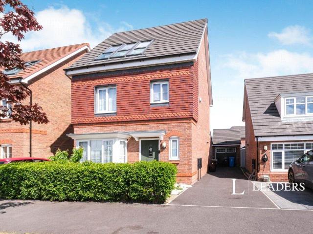 4 bedroom terraced house to rent