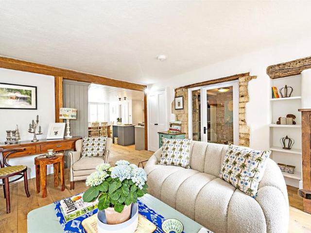 4 bedroom terraced house to rent