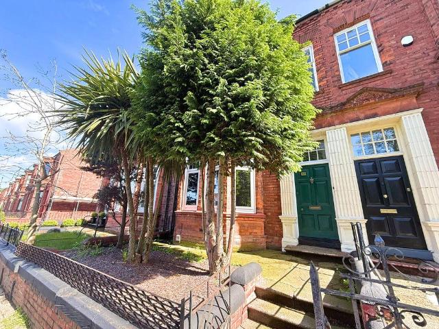 4 bedroom terraced house to rent