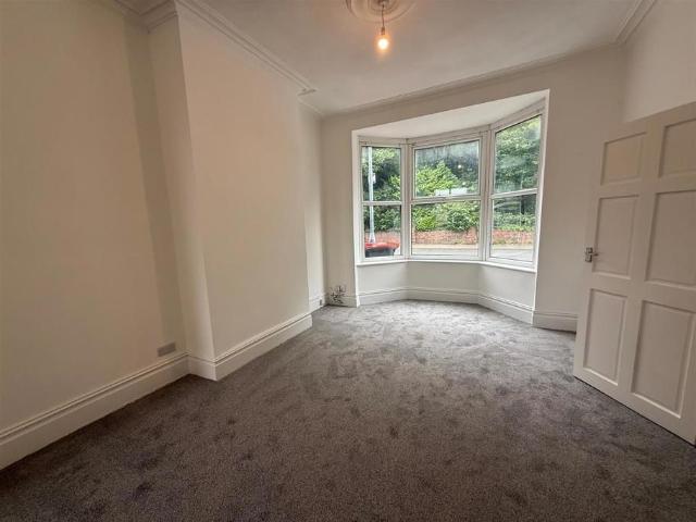 4 bedroom terraced house to rent