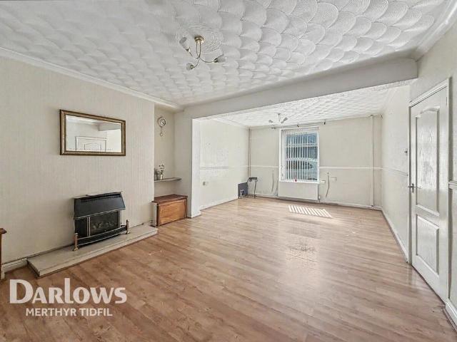 4 bedroom terraced house to rent