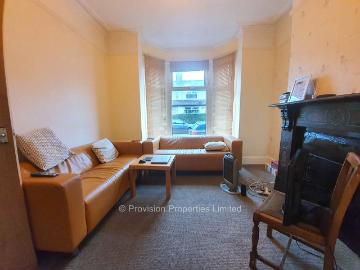 4 bedroom terraced house to rent
