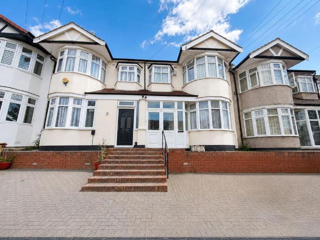 4 bedroom terraced house to rent