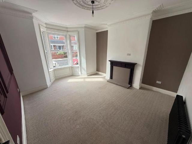 4 bedroom terraced house to rent
