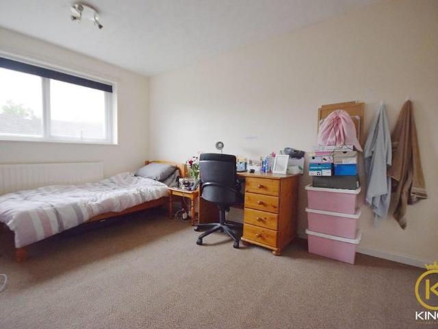 4 bedroom terraced house to rent