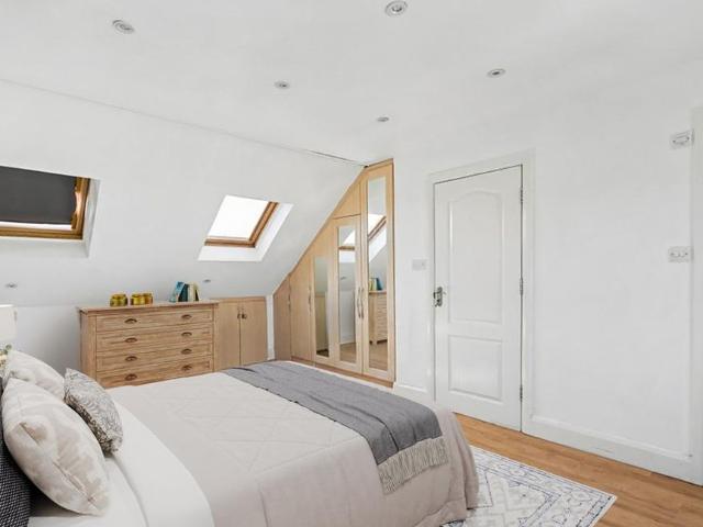 4 bedroom terraced house to rent
