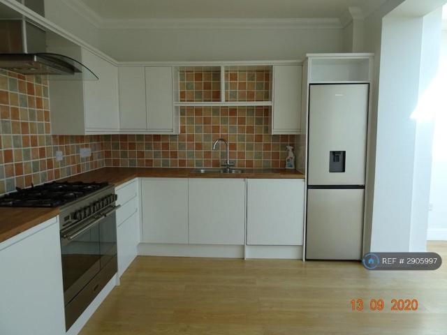4 bedroom terraced house to rent