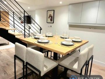 Cheltenham, Gloucestershire county, Southdowns