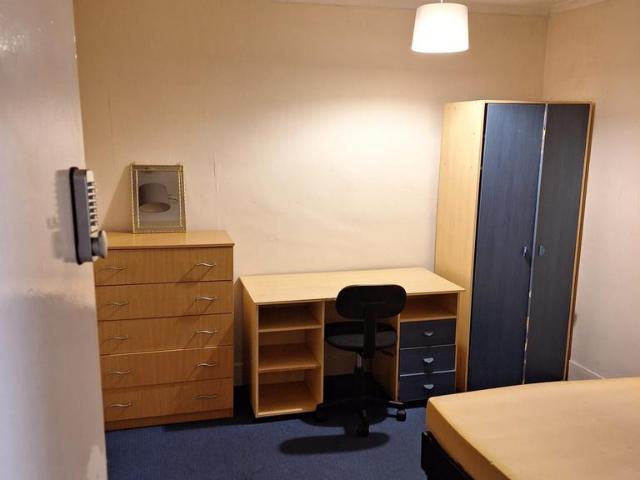 4 bedroom terraced house to rent