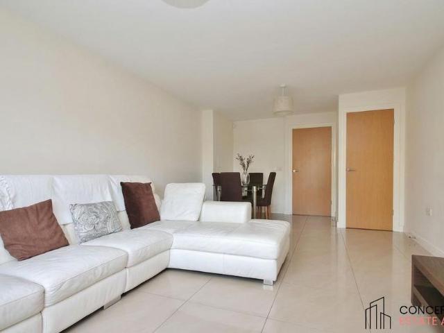 4 bedroom terraced house to rent