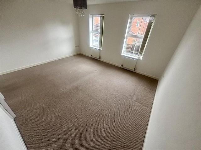 4 bedroom terraced house to rent